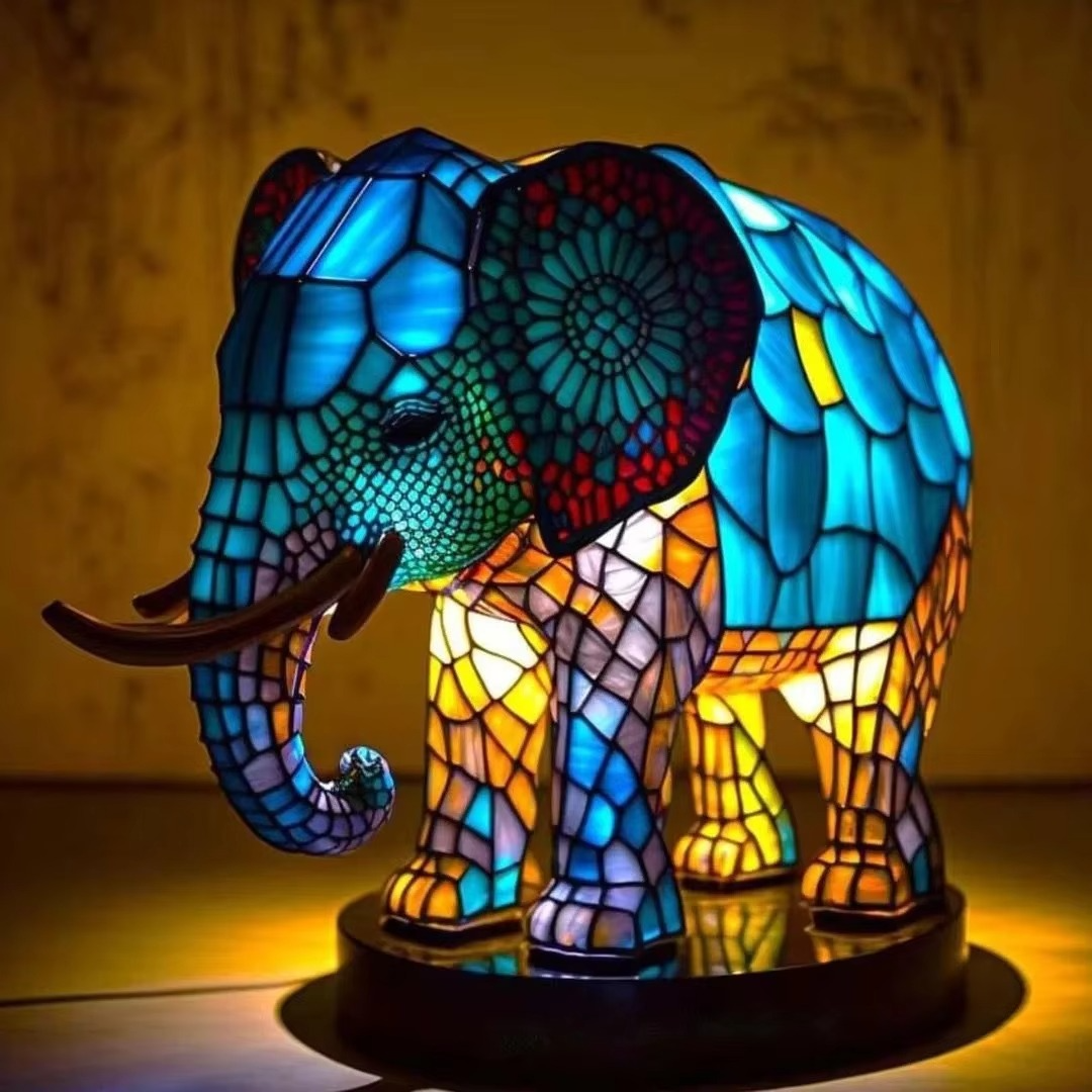 Moderne Tischlampe aus Buntglas 